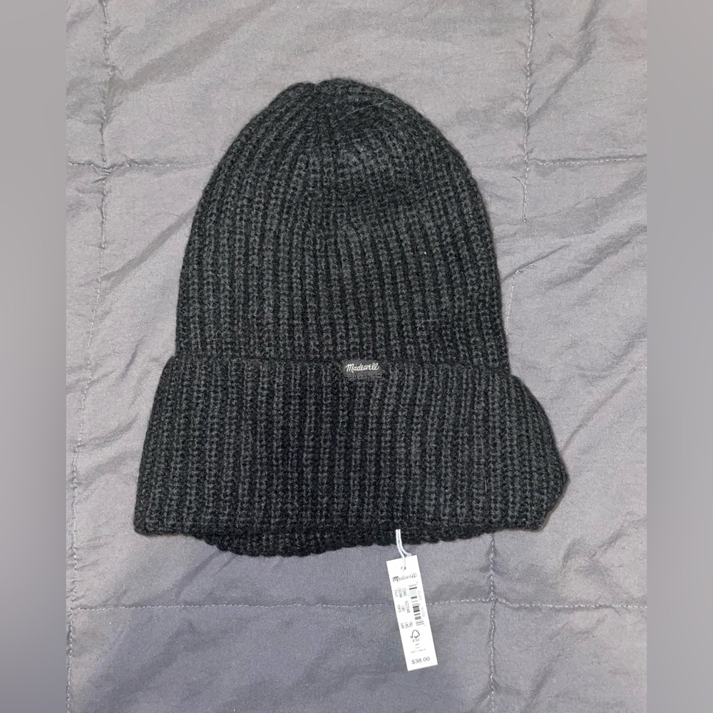 NEVER BEEN WORN Madewell beanie
